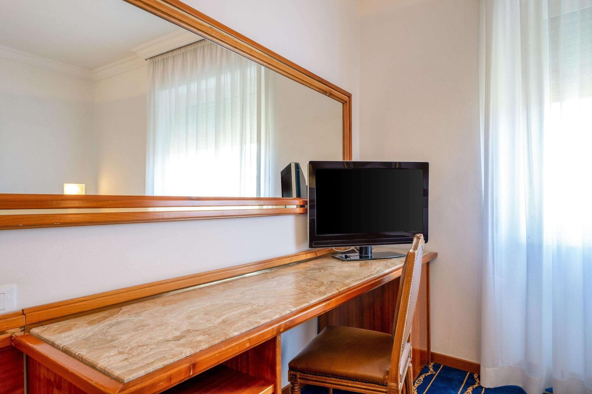 Quality Hotel Nova Domus Рим Экстерьер фото