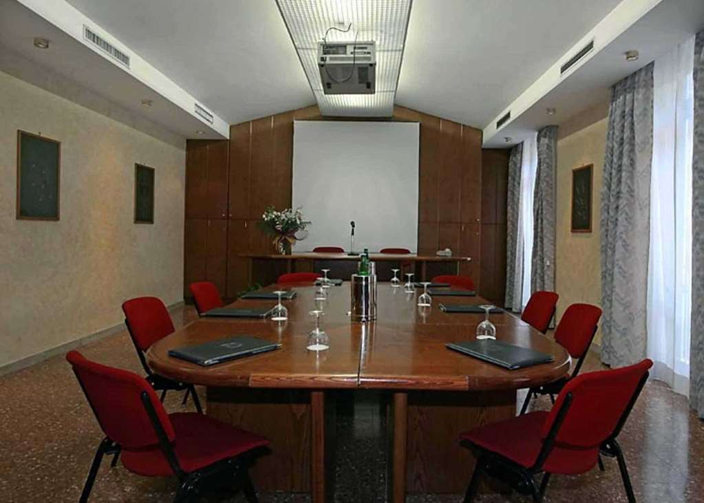 Quality Hotel Nova Domus Рим Удобства фото