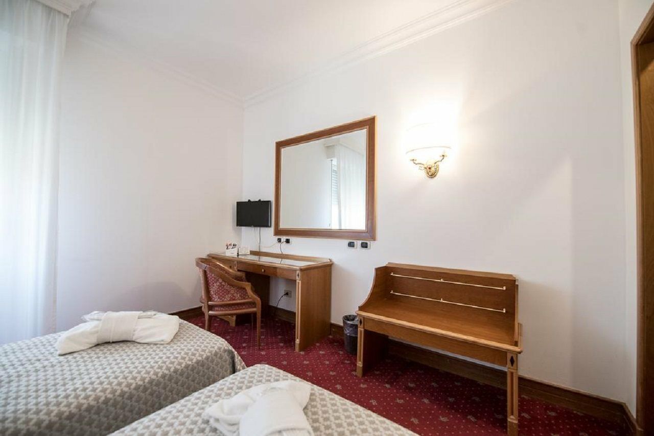 Quality Hotel Nova Domus Рим Экстерьер фото